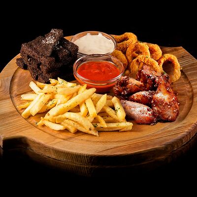 Пивная тарелка на двоих в Гриль Хаус по цене 1300 ₽