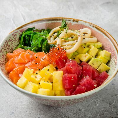 Поке с морепродуктами в Tomi по цене 1320 ₽