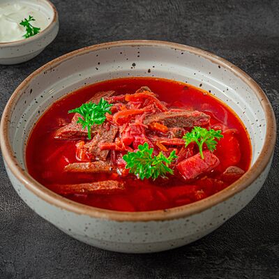 Борщ с говядиной и сметанойв Поляна по цене 650 ₽