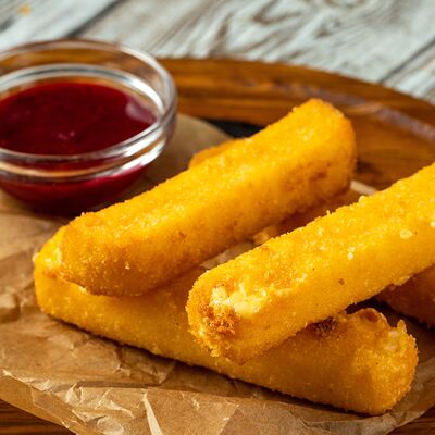 Сырные палочки с соусом в William Bass по цене 600 ₽