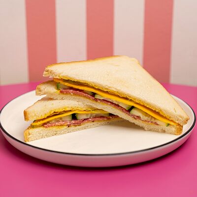 Клаб-сэндвич с салями в Муза по цене 339 ₽