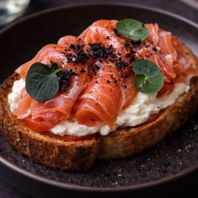 Пряный лосось с авокадо в Vivezza по цене 950 ₽