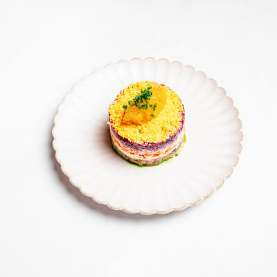 Сельдь под шубой с щучьей икрой в Клёво по цене 890 ₽