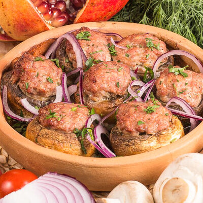 Шампиньоны с мясом в Мушмула по цене 289