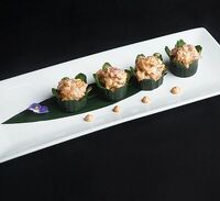 Острые сашими с лососем и тунцом в Кабуки