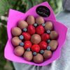 Букет из клубники в шоколаде с голубикой Фуксия в Sweet Berry по цене 3190