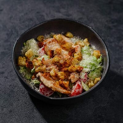 Цезарь с курицей в Marrakesh lounge по цене 520 ₽