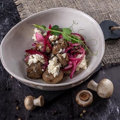 Грибы с сыром страчателла в Refettorio по цене 610 ₽