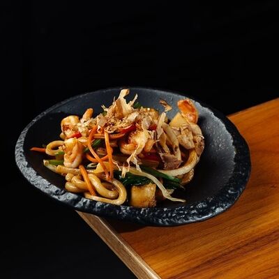 Удон с морепродуктами в Buba Sushi по цене 1190 ₽