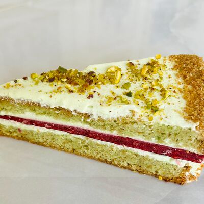 Торт Фисташка-малина в Cheeseberry по цене 230 ₽