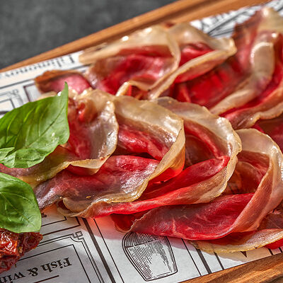 Сыровяленая мраморная говядина в Goodman по цене 950 ₽