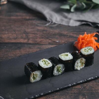 Классический ролл с огурцом в Amato по цене 190 ₽