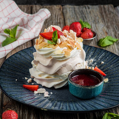 Безе в Пряности & Радости на Московском по цене 360 ₽