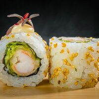 Ролл с креветкой темпура и трюфельным майонезом в Yellowfin Sushi