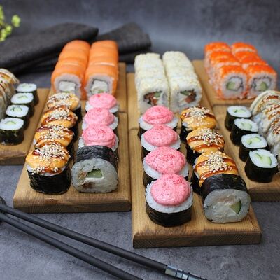Сет семейный в 7Sushi по цене 3199 ₽
