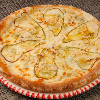 Пицца Груша и горгонзола в YUMMY по цене 900 ₽