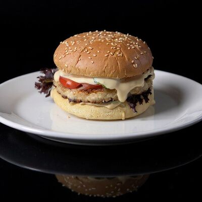 Бургер с индейкой в Вартазия по цене 930 ₽