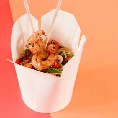 Фунчоза с креветками и цыпленком в Lucky Pizza по цене 419 ₽