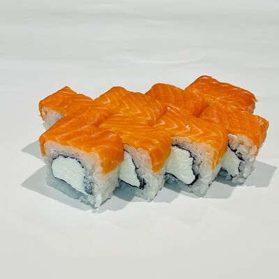 Ролл Филадельфия с сыром в SUSHI WOW по цене 550 ₽