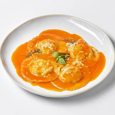 Равиоли с Рикоттой и шпинатом в Сыроварня по цене 970 ₽