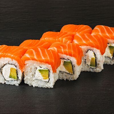 Филадельфия с авокадо в Nel tempo по цене 640 ₽