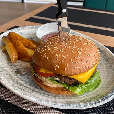 Hunter burger в Роксет по цене 590 ₽