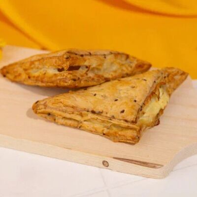 Треугольник Фитнес с брынзой и зеленью в Пекарня Буханка по цене 135 ₽