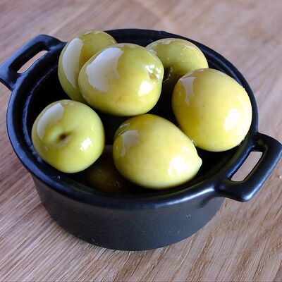 Оливки гигант с косточкой в Смоки-паб Станция по цене 330 ₽