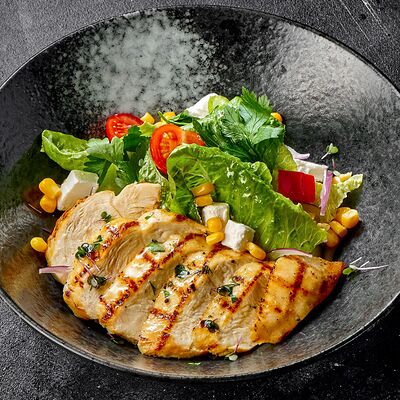 Стейк салат с куриной грудкой в Британника Север по цене 596 ₽