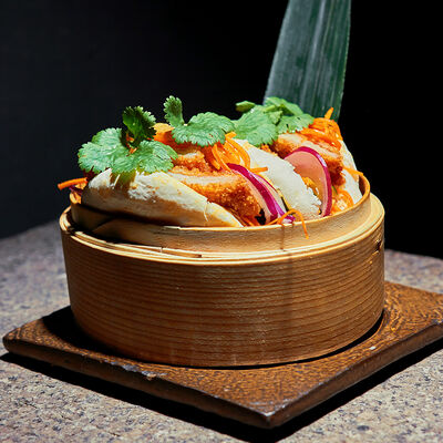 Бао, цыпленок кацу, морковь кимчи в Zuka по цене 740 ₽