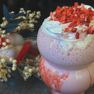 Молочный коктейль малиновый в Кофейня Бодрячино по цене 300 ₽