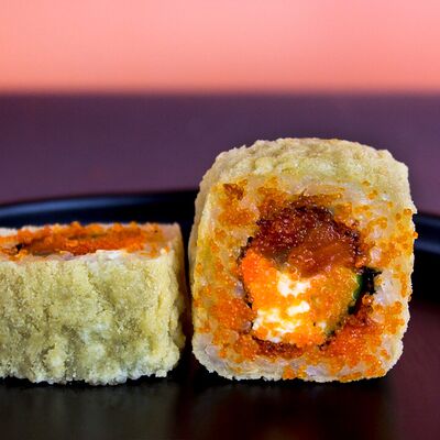 Калифорния темпура в SushiShark по цене 380 ₽