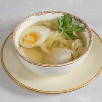 Суп куриный с лапшой и яйцом в Луиджи & Тосё