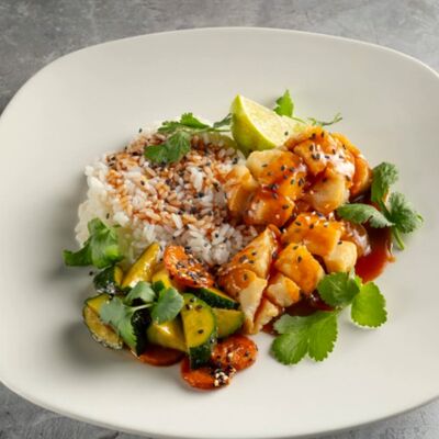 Окунь в кисло-сладком соусе в Мидийное место по цене 990 ₽