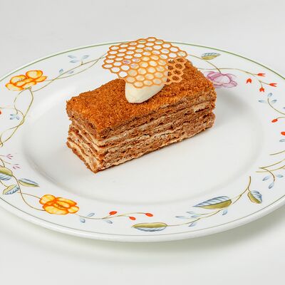 Медовик в Bistrot по цене 800 ₽