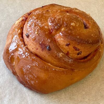 Улитка с брусникой в Пекарня хлеб батон по цене 59 ₽