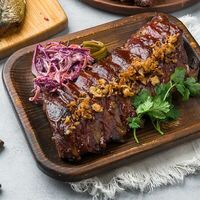 Свиные рёбра BBQ копчёные в D Lounge