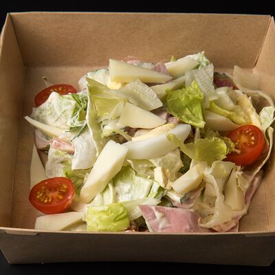 Салат Коктейль в Шницель по цене 400 ₽