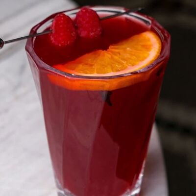 Глинтвейн / малина / гранат в Bisou Bisou Bistro по цене 600 ₽