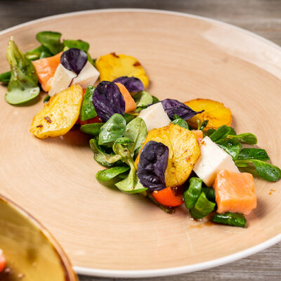 Салат Сухумский в Грузинское кафе Ван Гоги по цене 455 ₽