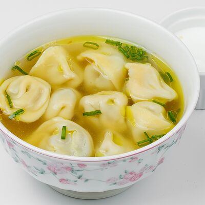 Пельмени с курицей в УРМАН кафе по цене 395 ₽