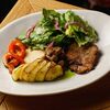 Микс-салат с говяжьим языком, картофелем и баклажаном в Brera по цене 790