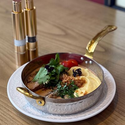 Сковородка с копченой говядинойв Orengo food по цене 950 ₽