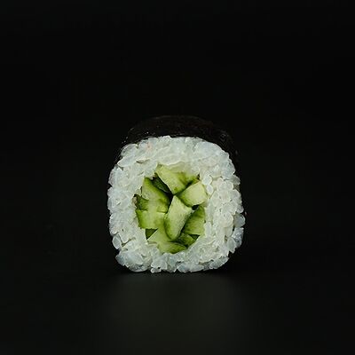 Ролл с огурцом в RollWok club Азиатская кухня по цене 169 ₽