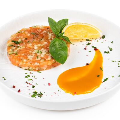 Тартар из лосося в Гриль Хаус по цене 1188 ₽