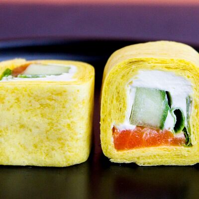 Тортилья Лосось в SushiShark по цене 380 ₽