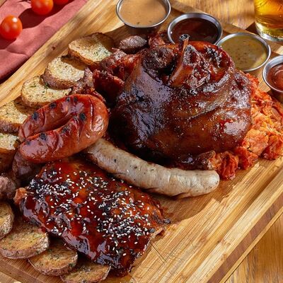 Большое мясное ассорти в BBQ Beer Restaurant по цене 6125 ₽