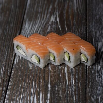 Филадельфия с авокадо в CHILLI по цене 700 ₽