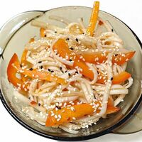 Вок Соба с курицей в шрирача Острый в Roll Goodman