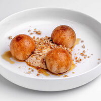 Ромовая баба с пеканом в Mojo